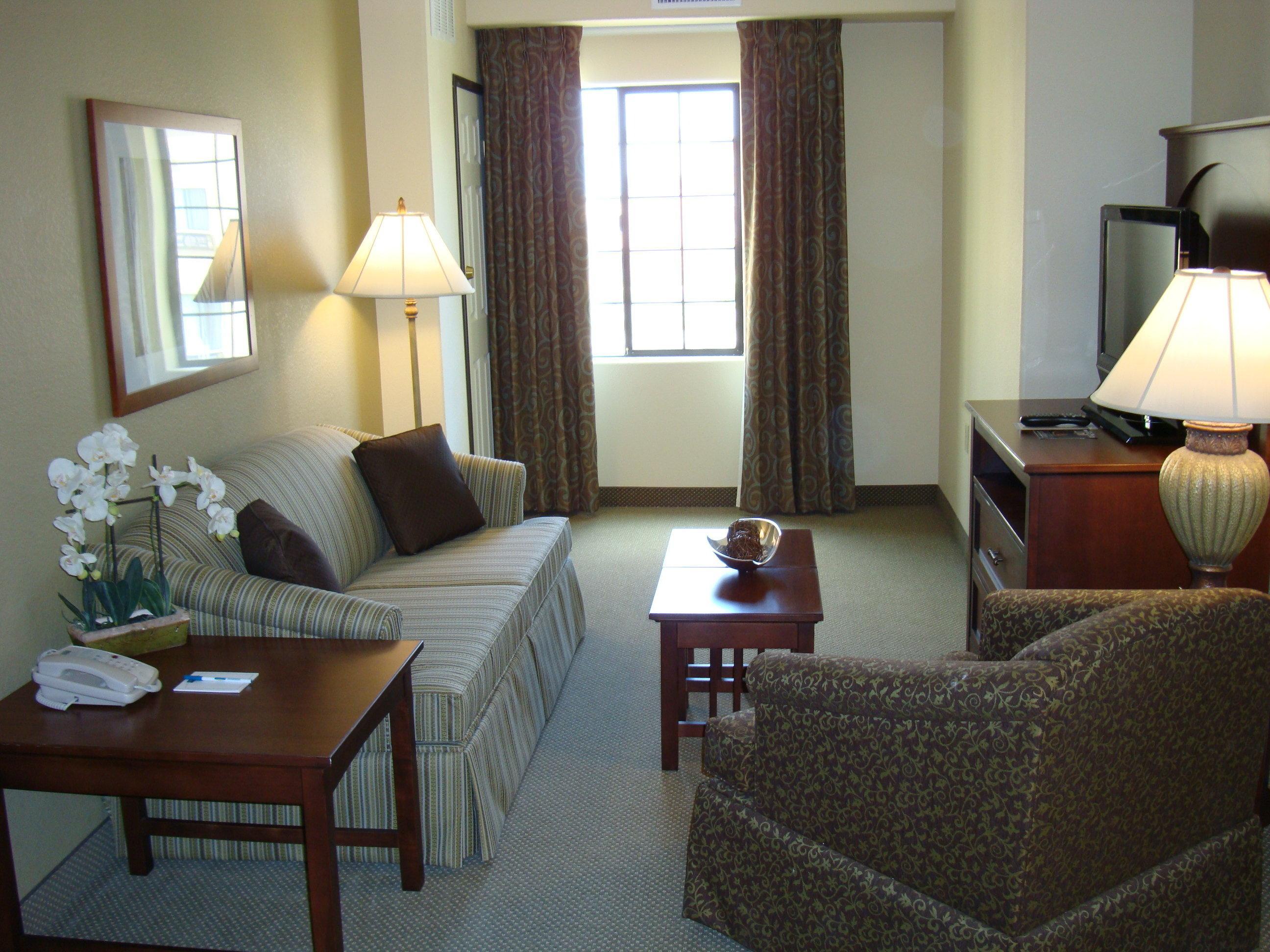 Staybridge Suites Phoenix Glendale Sports Dist By Ihg Bilik gambar